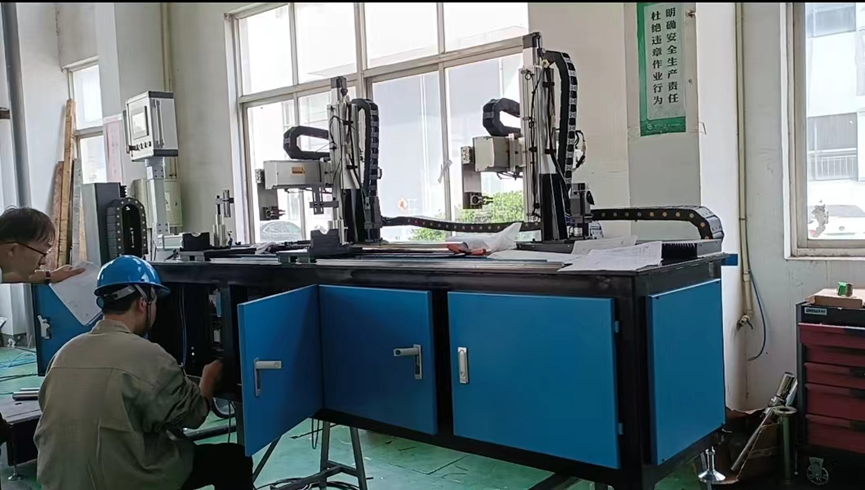 南京FH3122型 转枪式双枪环缝焊机