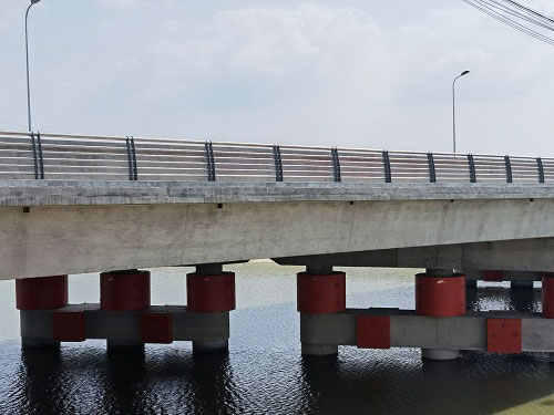 固定式復合材料防撞設施