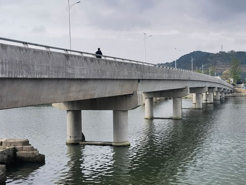 四川黑水浩大橋