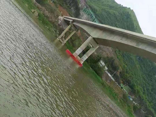 航道中桥梁防船撞