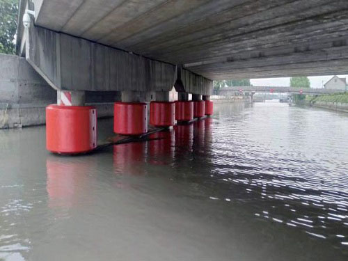 桥墩防撞保护装置