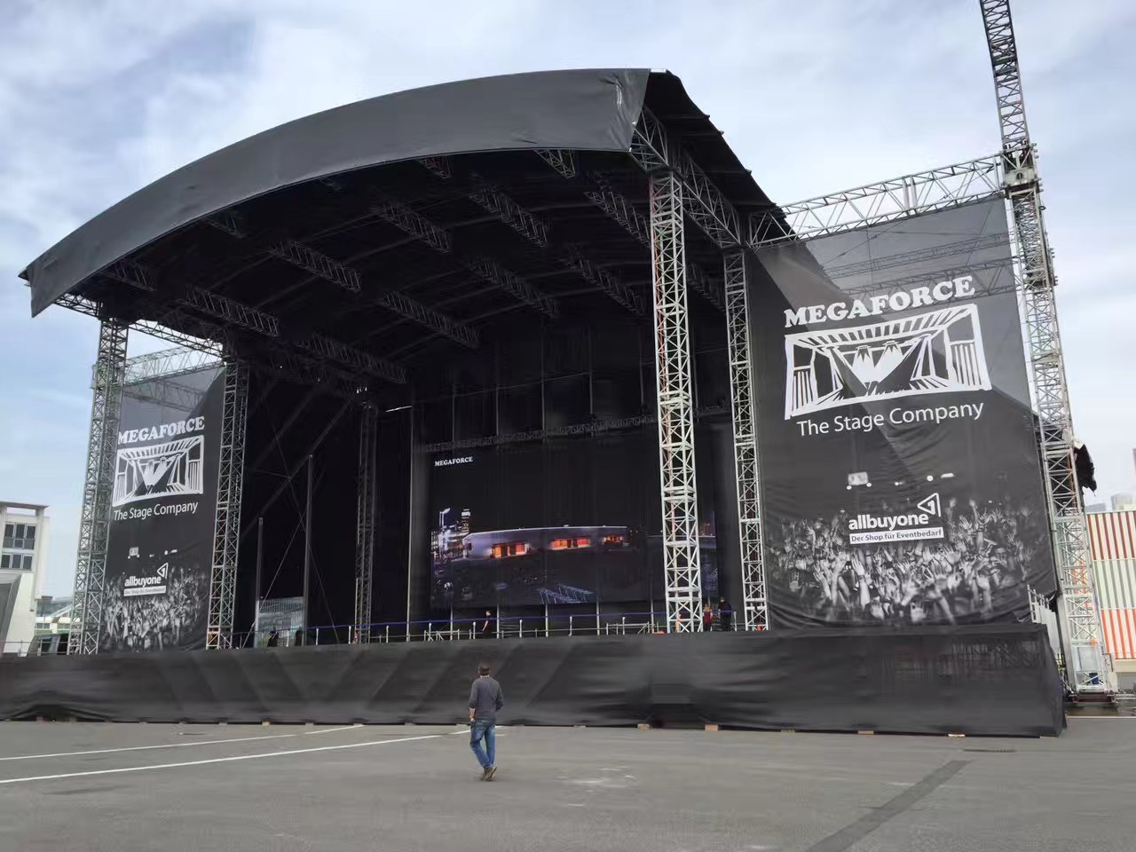 兰州TURSS架顶棚及灯光架