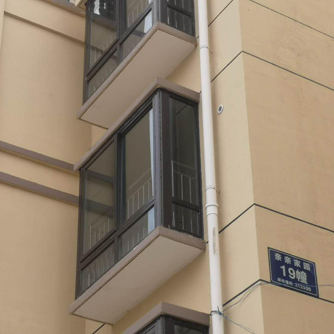 彩色仿石漆涂料的特点是什�? />
            <div   id=