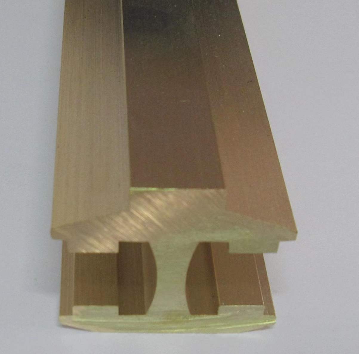 厦门装饰铜型材注意保养的方法