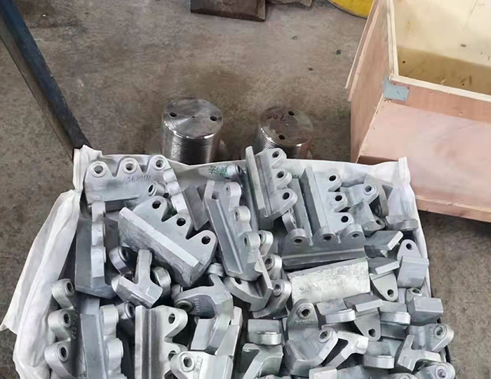 河南制砂机冲击块价格