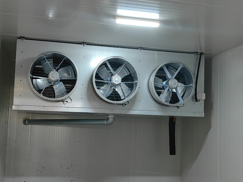 高效型冷风机安装现场